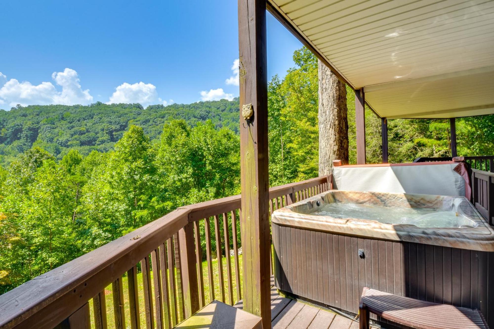 Mountain Cabin With Hot Tub And Fire Pit! Blairsville Exterior photo