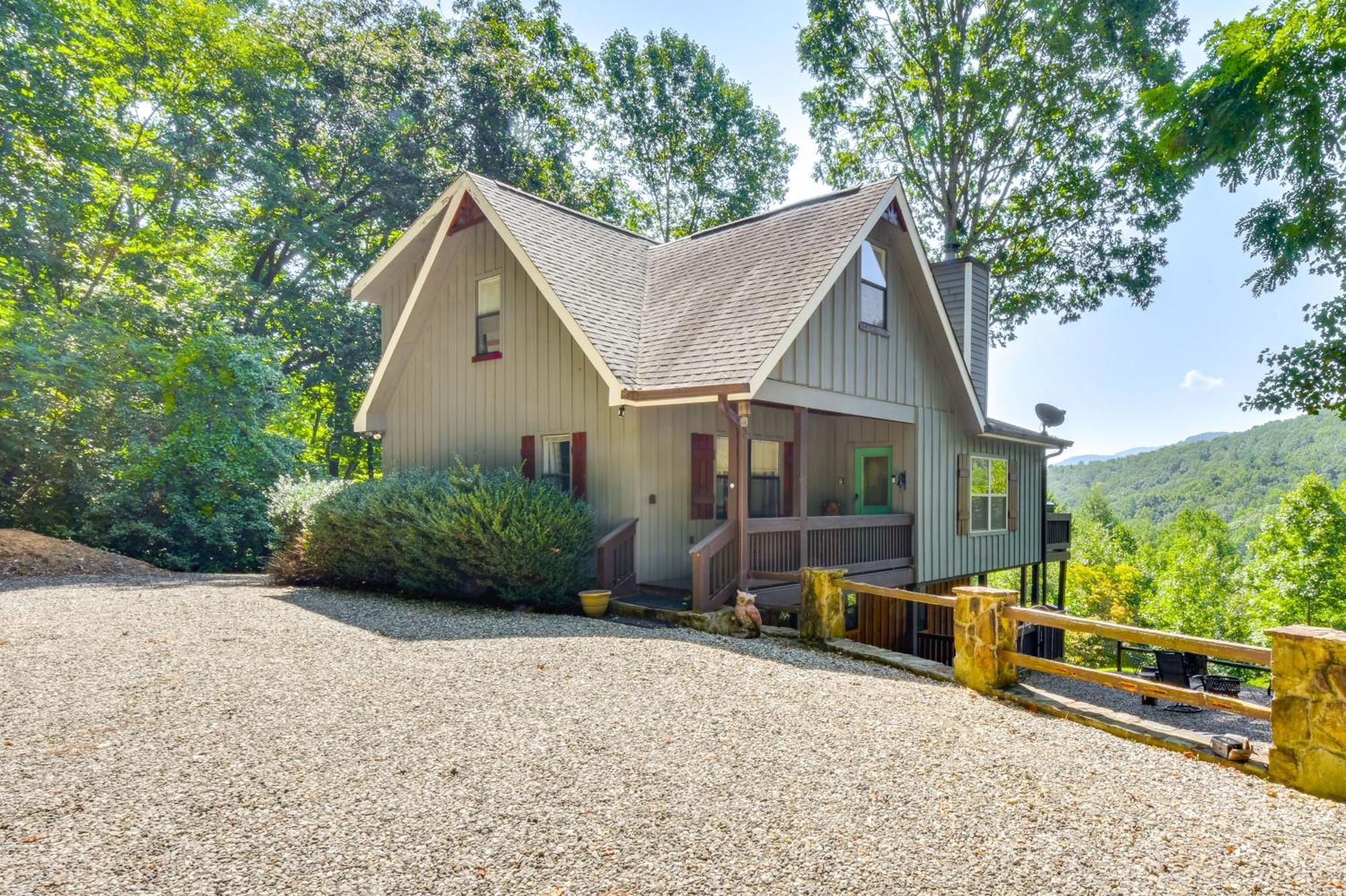 Mountain Cabin With Hot Tub And Fire Pit! Blairsville Exterior photo
